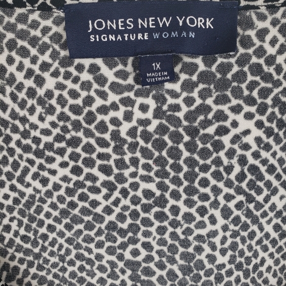 Jones New York Signature Woman Black and White Drape Neck Shirt Sz 1X - Picture 3 of 8